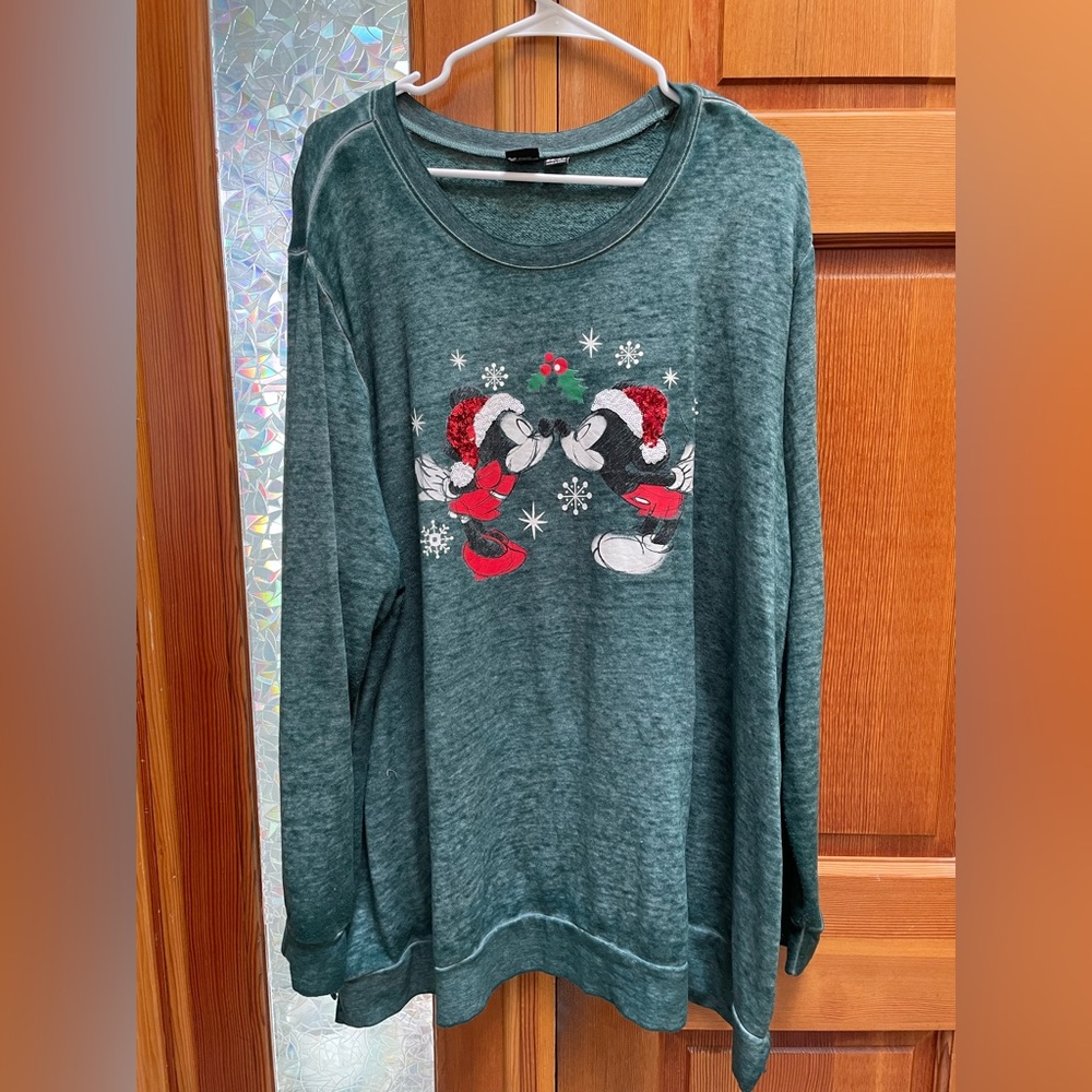 Lane Bryant Disney Christmas sweatshirt 26/28